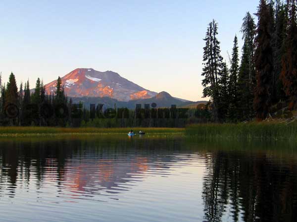 Hosmer lake in the Central Oregon cascades